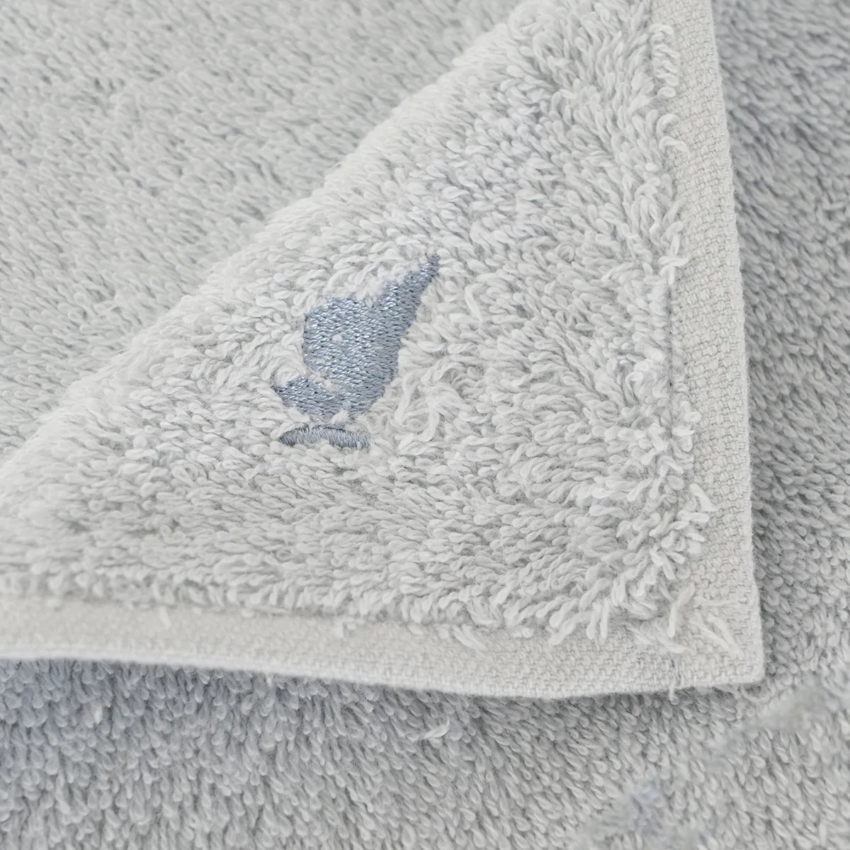 Acanthus Serenity Dutch Embroidery Machine Towel