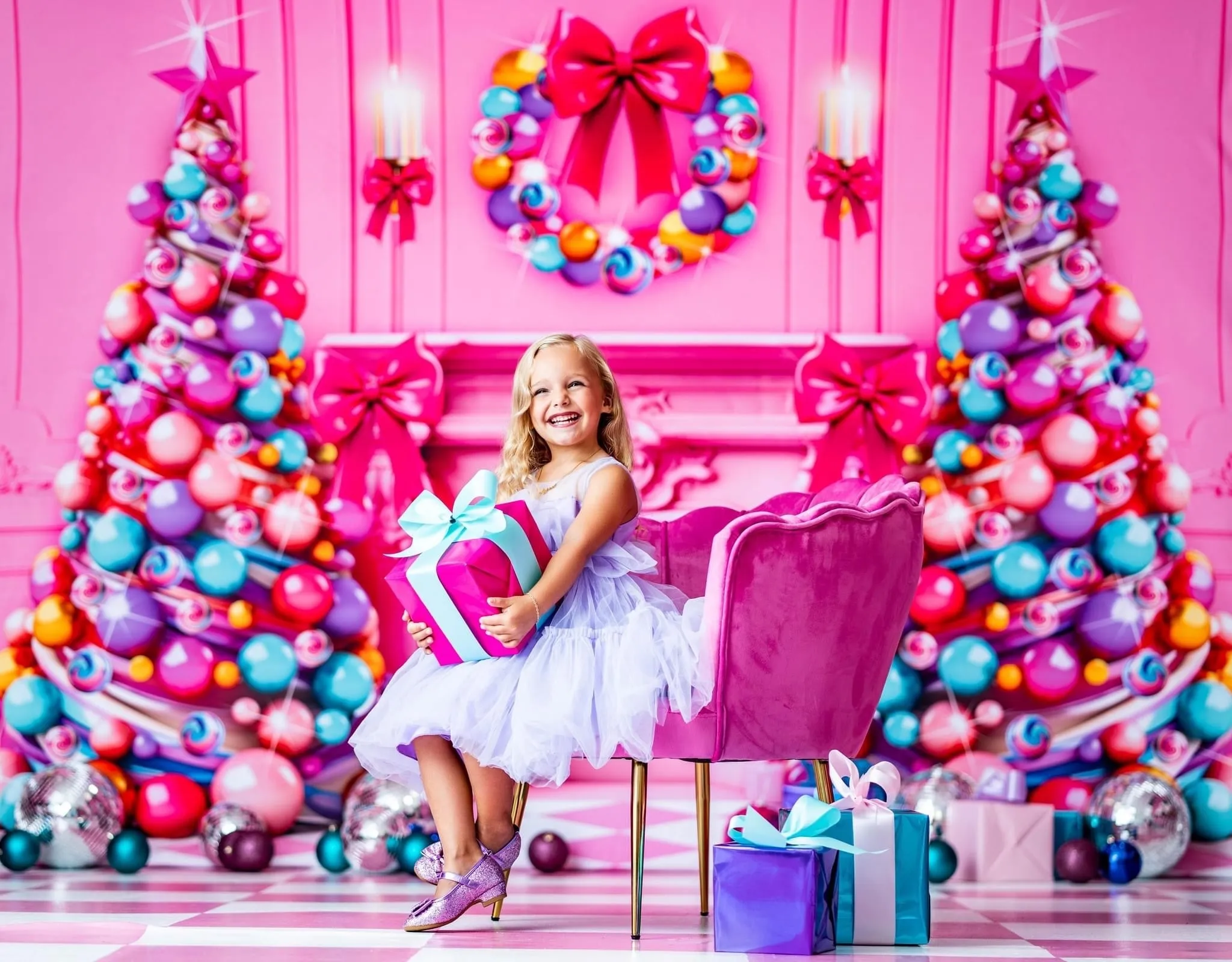 An Elegant Pink Bubble Christmas (VR)
