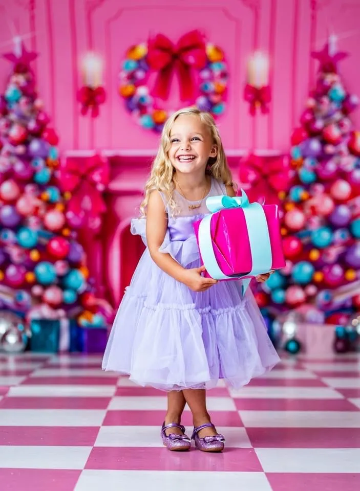 An Elegant Pink Bubble Christmas (VR)