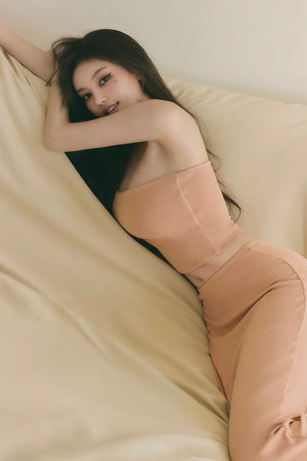 一見鍾情羅紋平口BraTop<br>Elegant Rib Knit Strapless BraTop
