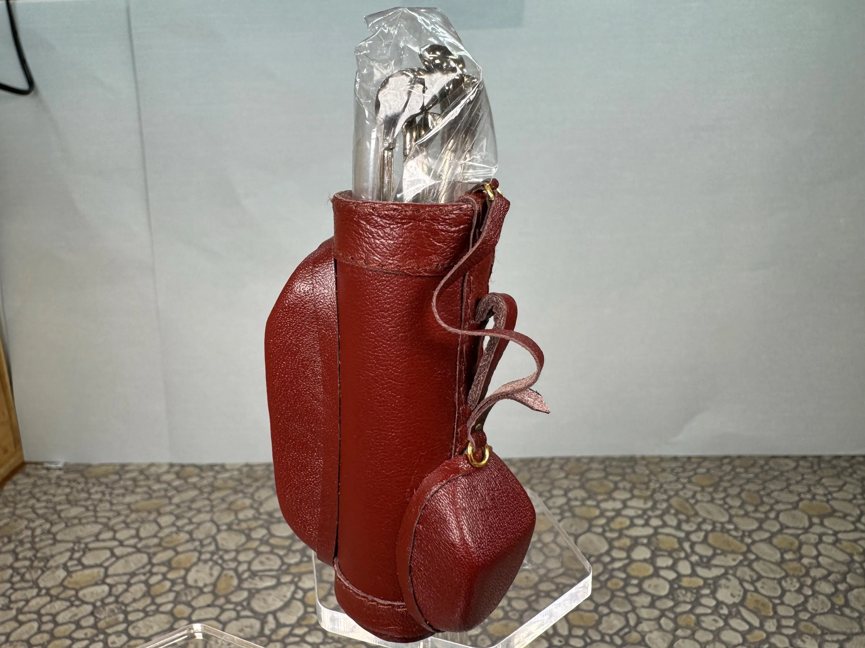 Dollhouse Miniature ~ Vintage Leather Golf Bag & Metal Clubs Set With Umbrella