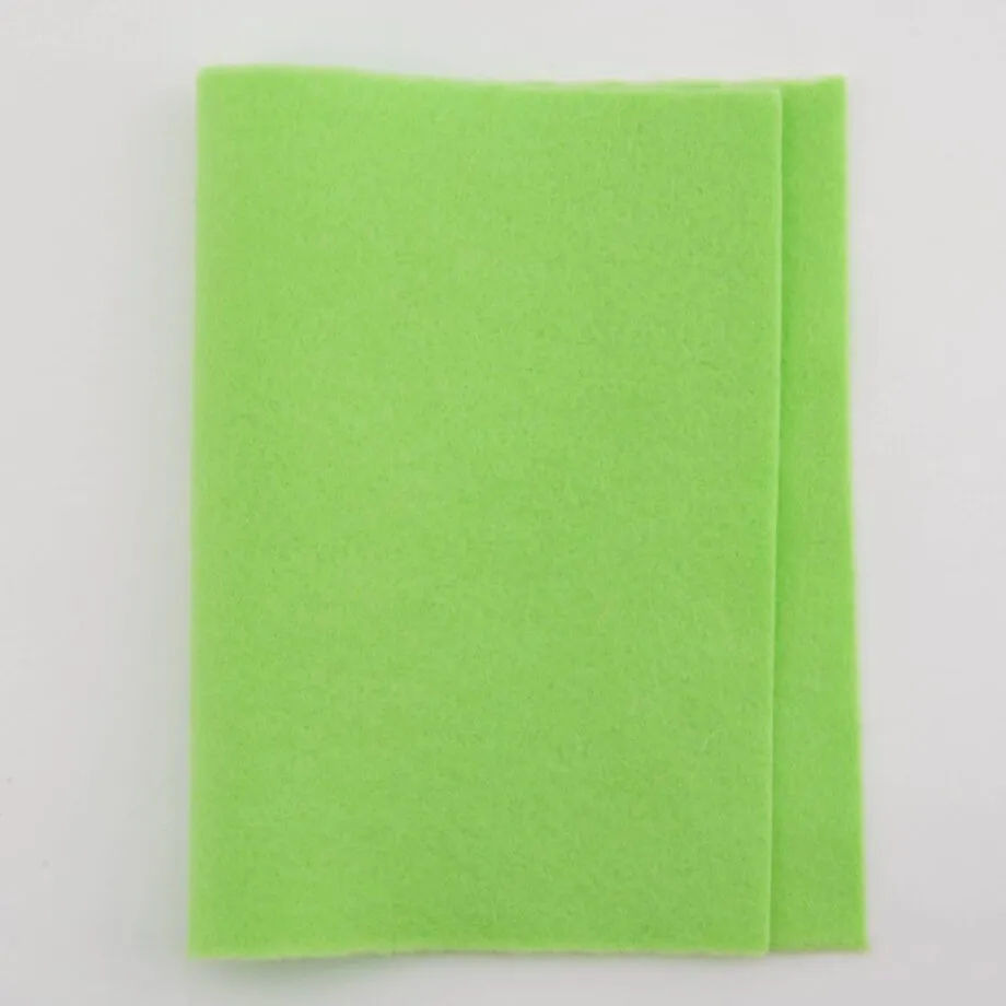 Felt ~ 100% Wool ~ 1-1.2mm thick ~ Apple ~ Colour 626