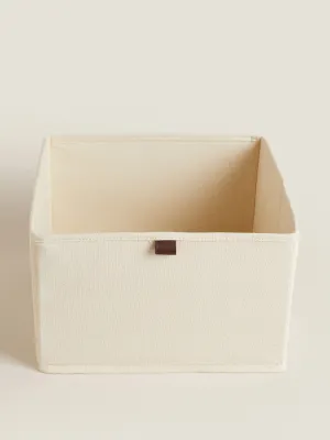 Foldable storage box