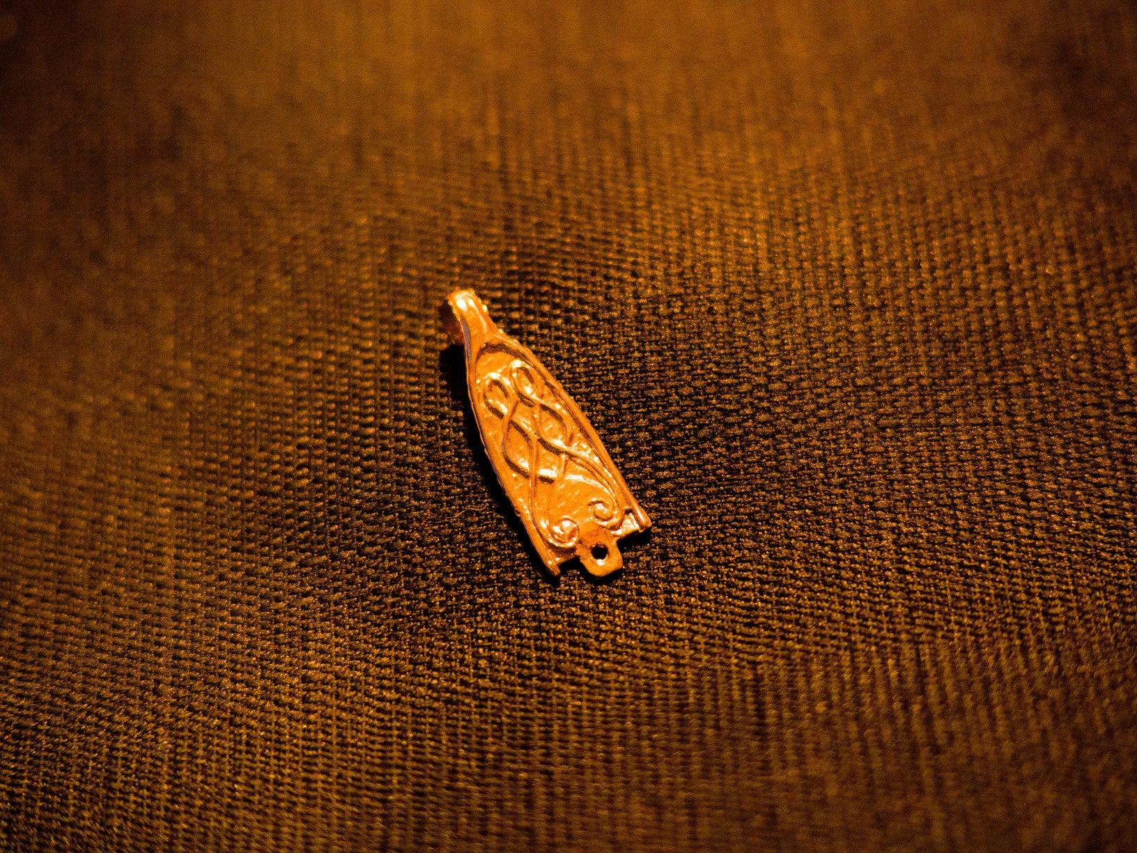 Hook tag with single hole - Y-83