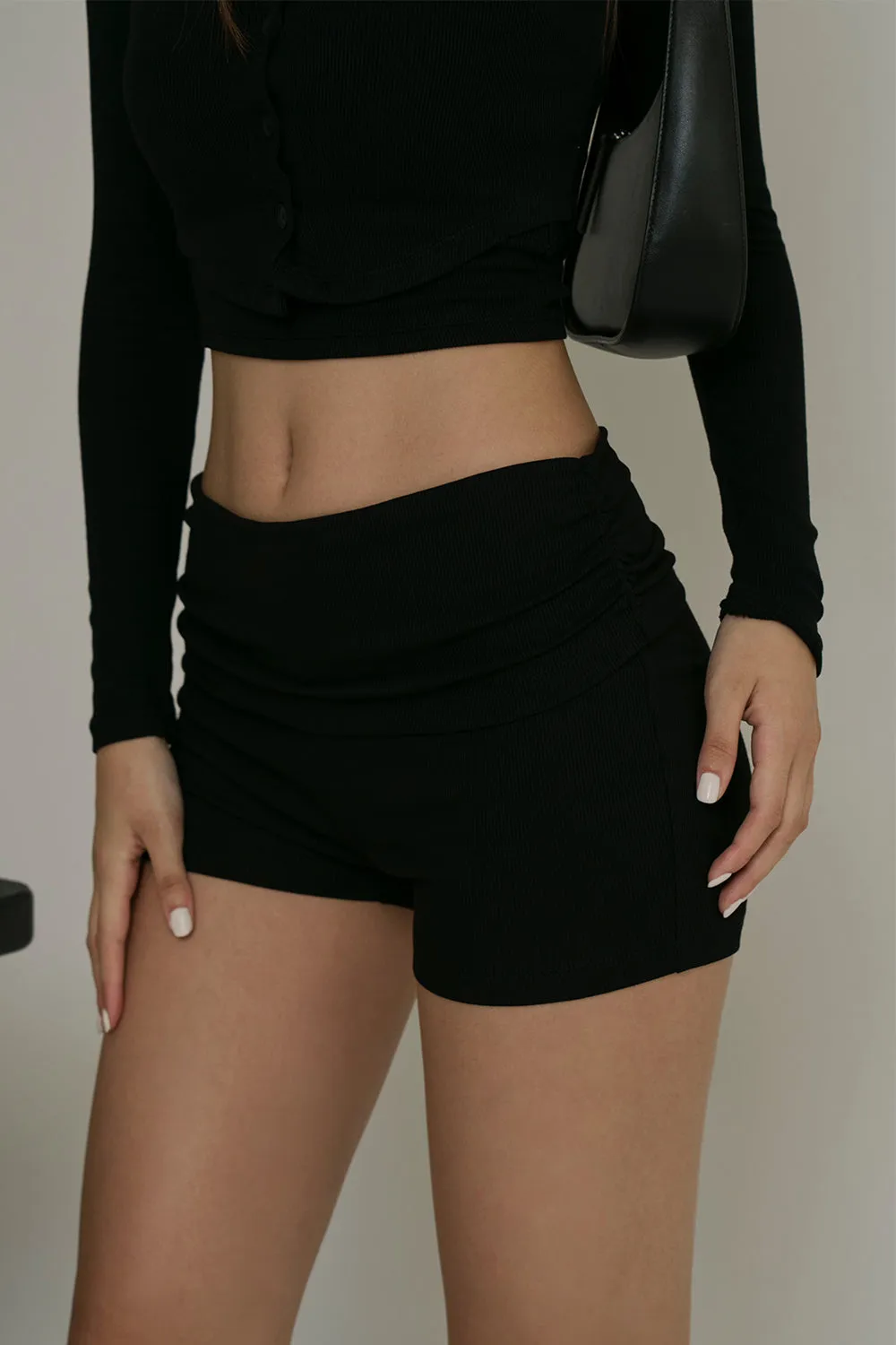 一見鍾情羅紋翻腰短褲<br>Elegant Rib Knit High Waist Shorts