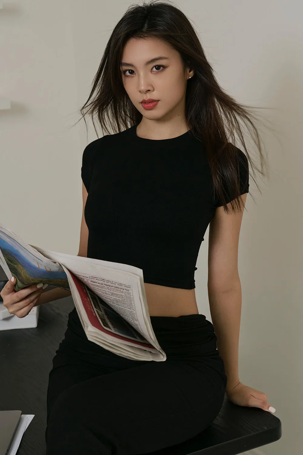 一見鍾情羅紋上衣<br>Elegant Rib Knit Short Sleeve Crop Top