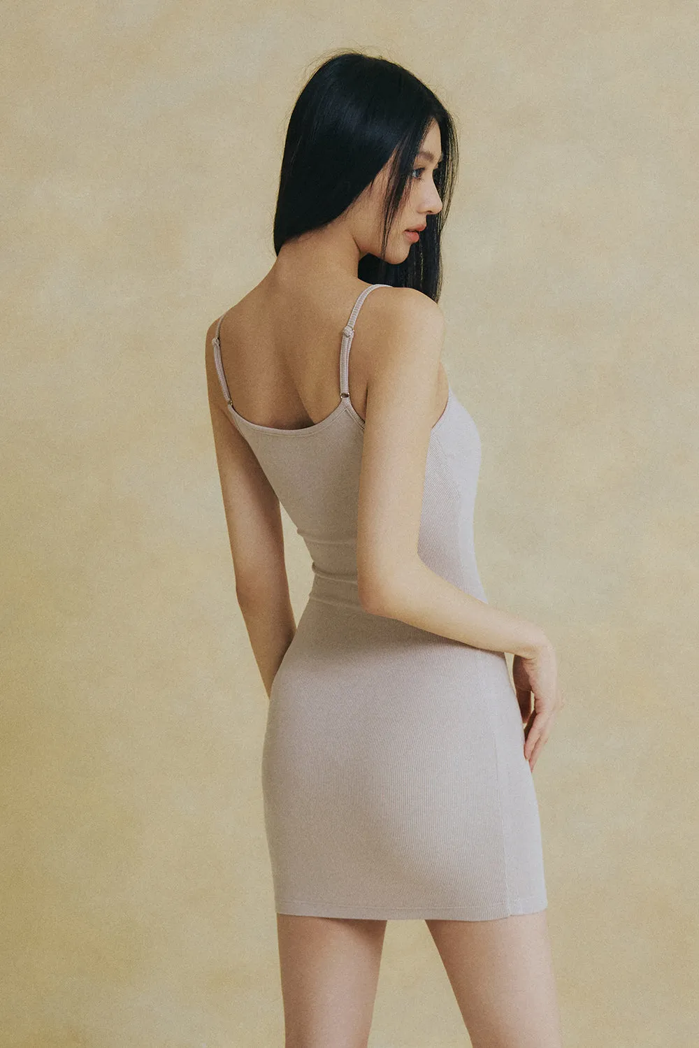 一見鍾情羅紋細肩襯墊短洋裝<br>Elegant Rib Knit Spaghetti Strap Mini Bra Dress