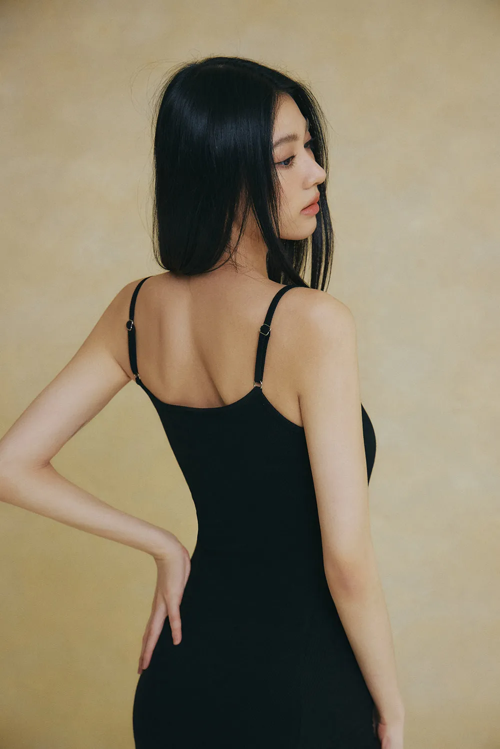 一見鍾情羅紋細肩襯墊短洋裝<br>Elegant Rib Knit Spaghetti Strap Mini Bra Dress