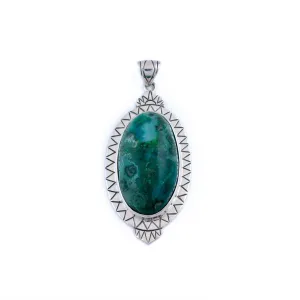 Ornate Gem Silica Pendant