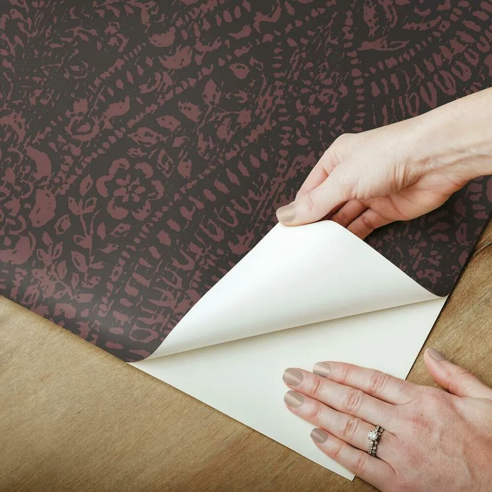Ornate Ogee Peel and Stick Wallpaper