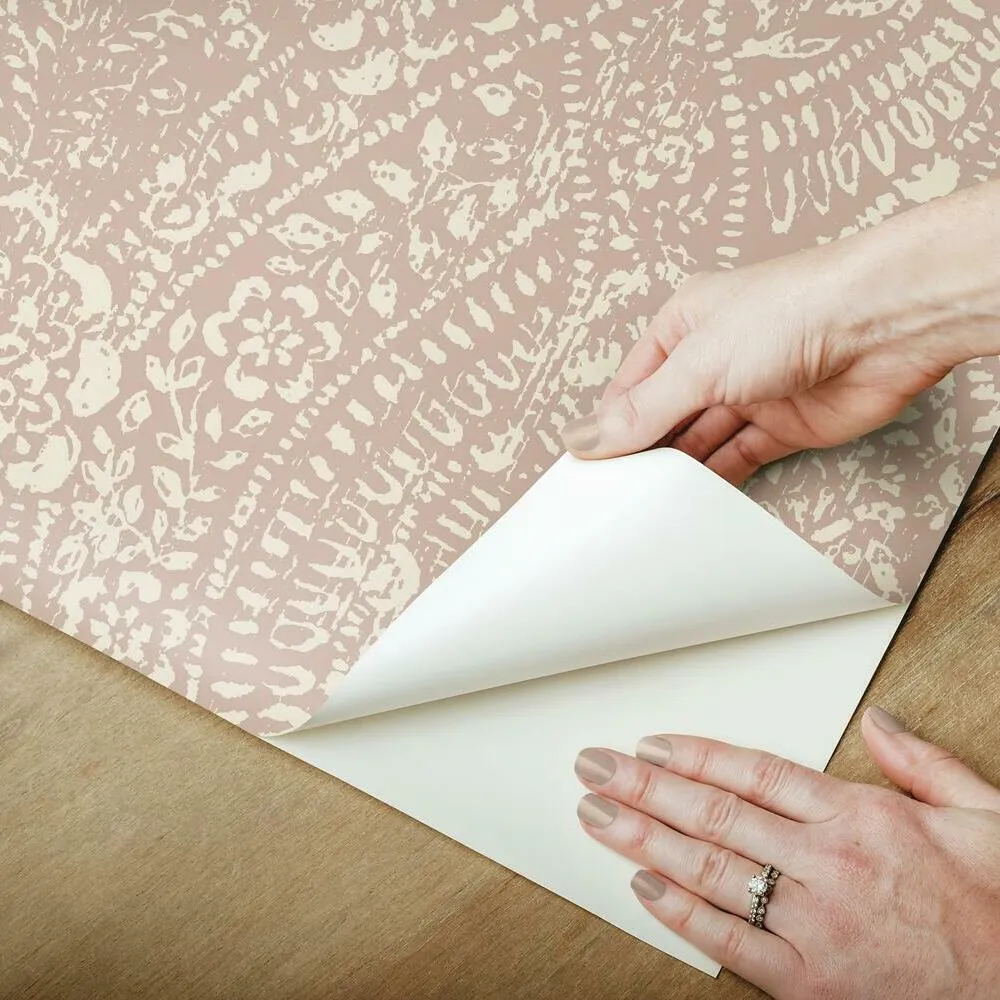 Ornate Ogee Peel and Stick Wallpaper