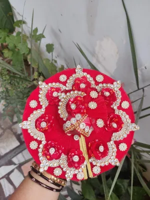 Red haar bhandej flower laddu gopal dress