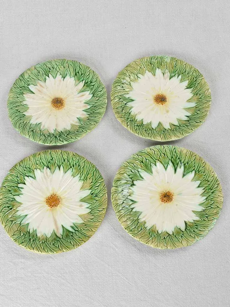 Set of four Majolica daisy plates 8¼"