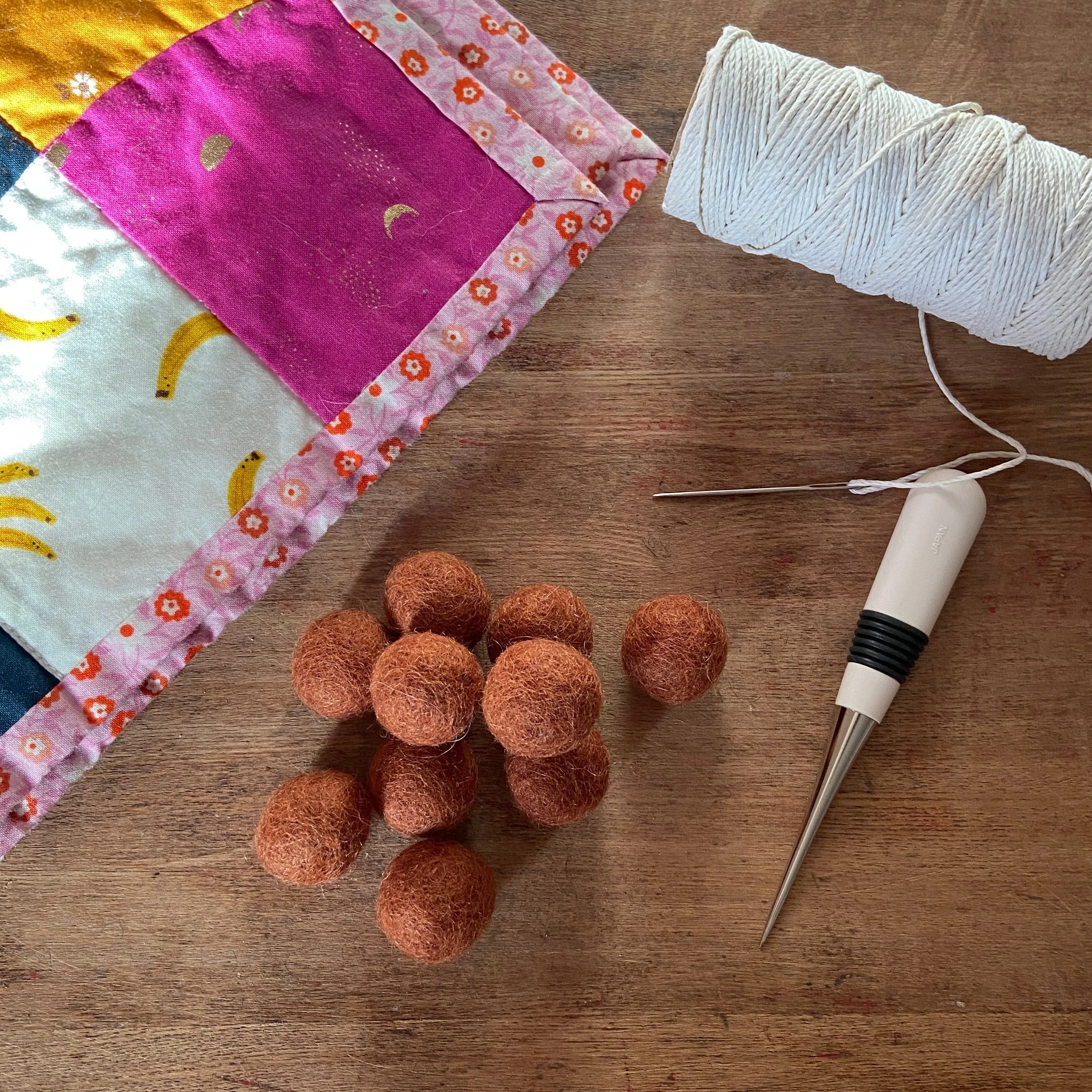 Wool Felt Balls - #15 Chestnut - Ten 1" Balls, 2.2cm