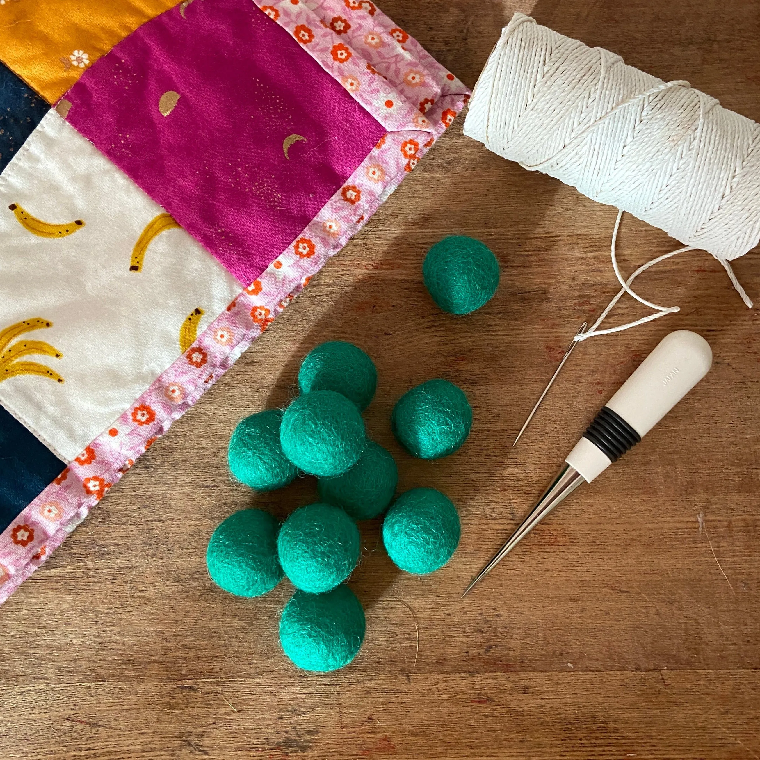 Wool Felt Balls - #59 Jade - Ten 1" Balls, 2.2cm