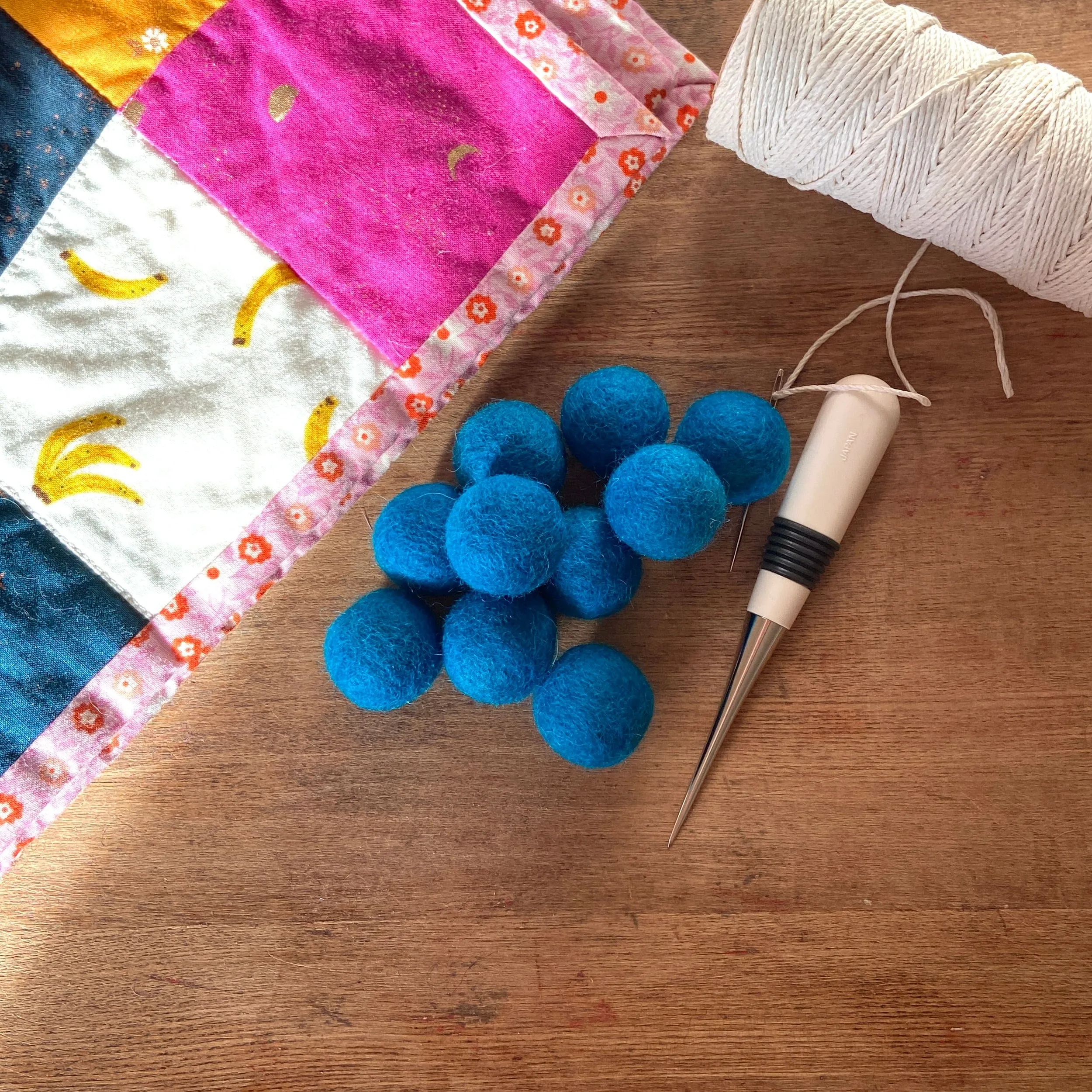 Wool Felt Balls - #7 Turquoise - Ten 1" Balls, 2.2cm