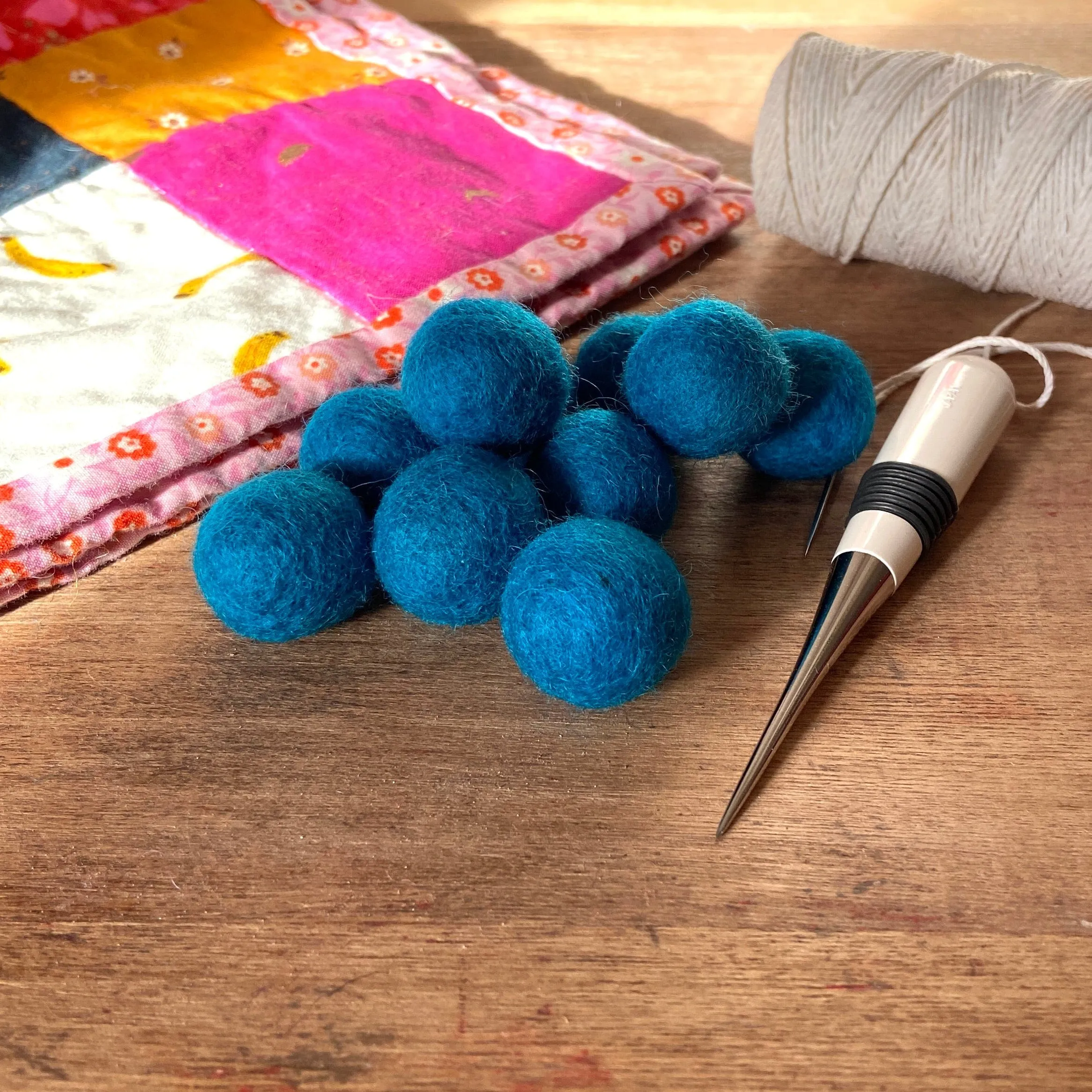Wool Felt Balls - #7 Turquoise - Ten 1" Balls, 2.2cm